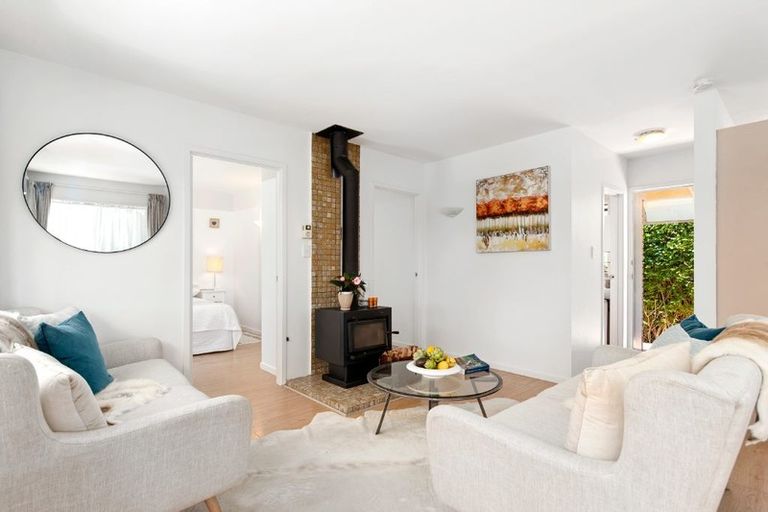 Photo of property in 1/2 Tristram Avenue, Forrest Hill, Auckland, 0620