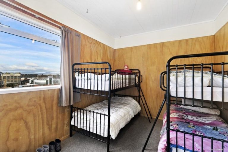 Photo of property in 77 Wright Street, Mount Cook, Wellington, 6021