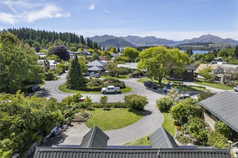 Photo of property in 21 Heuchan Lane, Wanaka, 9305