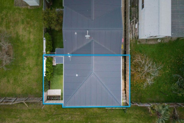 Photo of property in 52f Vodanovich Road, Te Atatu South, Auckland, 0610