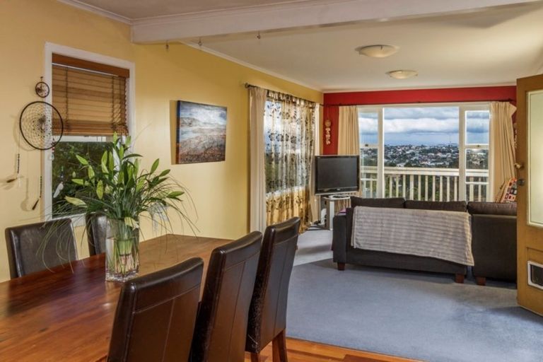 Photo of property in 72 Carlisle Road, Browns Bay, Auckland, 0632