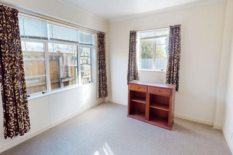 Photo of property in 539-541 Featherston Street, Roslyn, Palmerston North, 4414