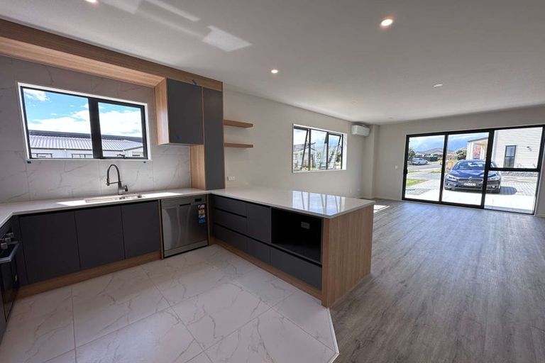 Photo of property in 30 Auranga Drive, Karaka, Papakura, 2113