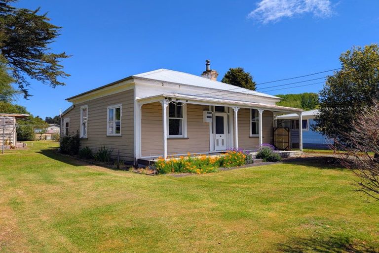 Photo of property in 25 Takapuna Road, Kakahi, Owhango, 3989