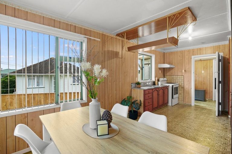 Photo of property in 5 Endeavour Street, Marfell, New Plymouth, 4310