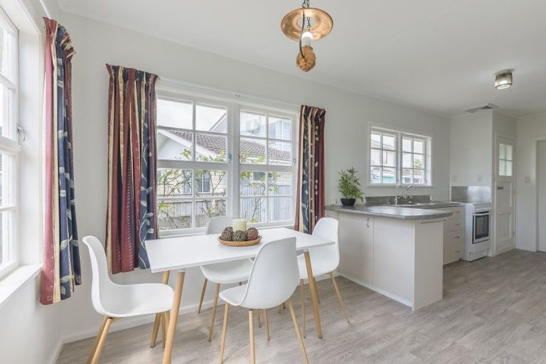 Photo of property in 44 Walton Road, Paraparaumu Beach, Paraparaumu, 5032