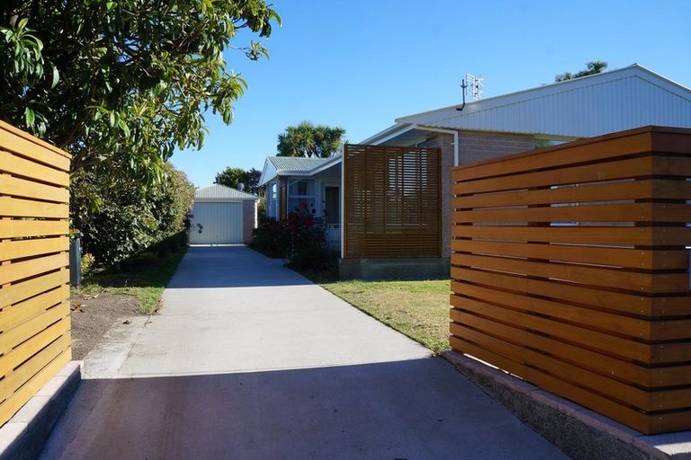 Photo of property in 31 Grahams Road, Ilam, Christchurch, 8041