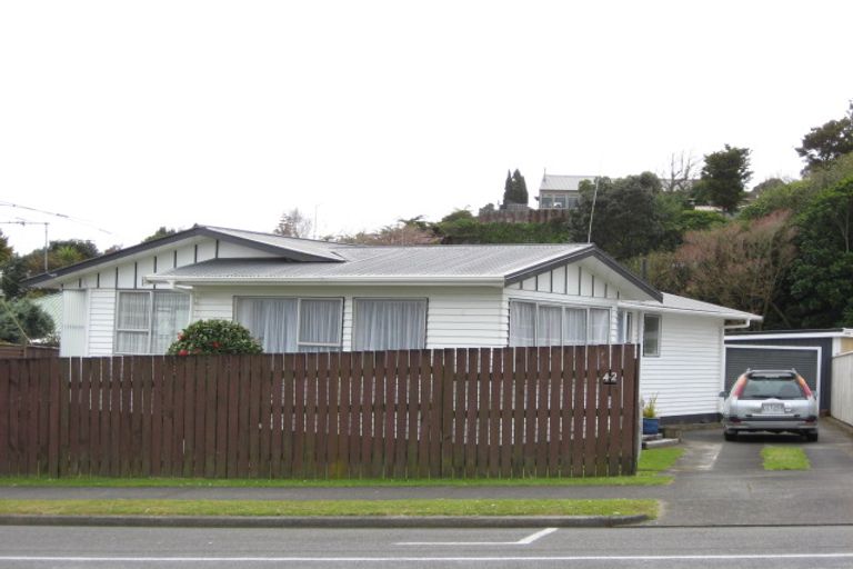 Photo of property in 42 Cumberland Street, Merrilands, New Plymouth, 4312