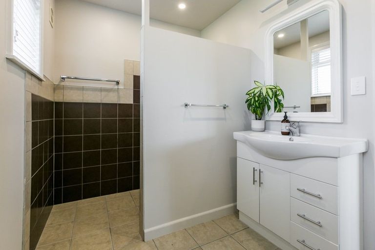 Photo of property in 54 Saint Georges Road, Karamu, Hastings, 4172