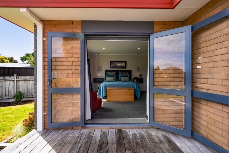 Photo of property in 19 Ashmore Drive, Frankleigh Park, New Plymouth, 4310