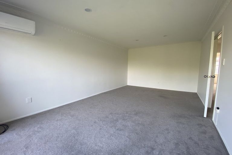 Photo of property in 2/18 Fowler Street, Northcote, Auckland, 0627