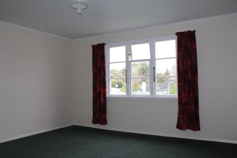 Photo of property in 553 Featherston Street, Roslyn, Palmerston North, 4414