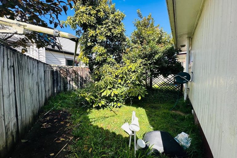 Photo of property in 129 Russell Road, Manurewa, Auckland, 2102