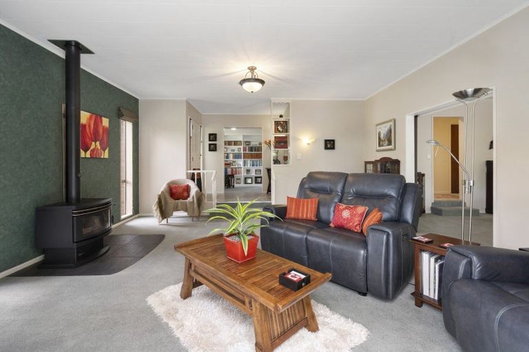 Photo of property in 18 Clifton Terrace, Fitzherbert, Palmerston North, 4410