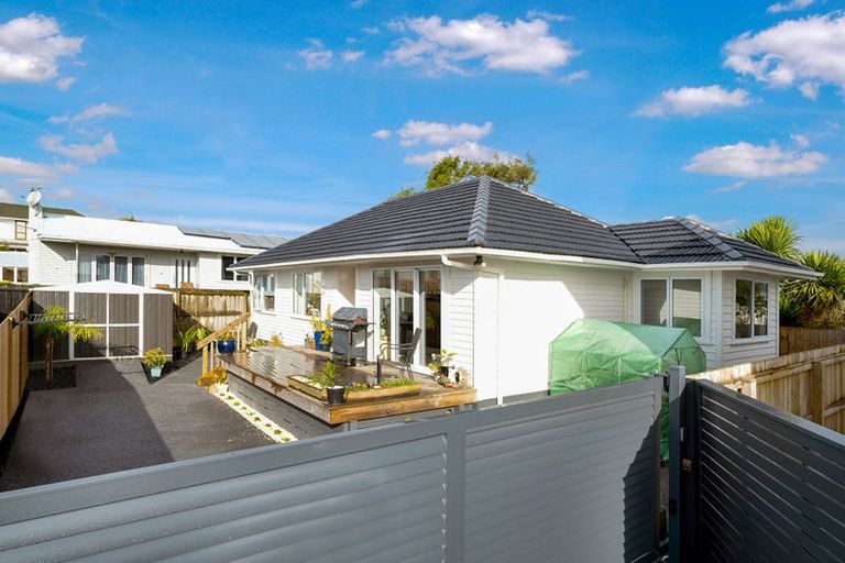 Photo of property in 14d Kirrie Avenue, Te Atatu South, Auckland, 0610