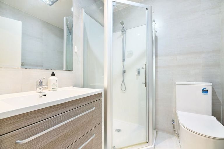 Photo of property in 17d Crosby Road, West Harbour, Auckland, 0618