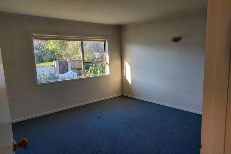 Photo of property in 18 Preston Avenue, Henderson, Auckland, 0610