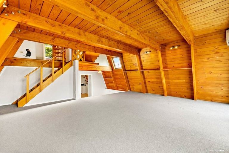 Photo of property in 1 Realm Place, Massey, Auckland, 0614