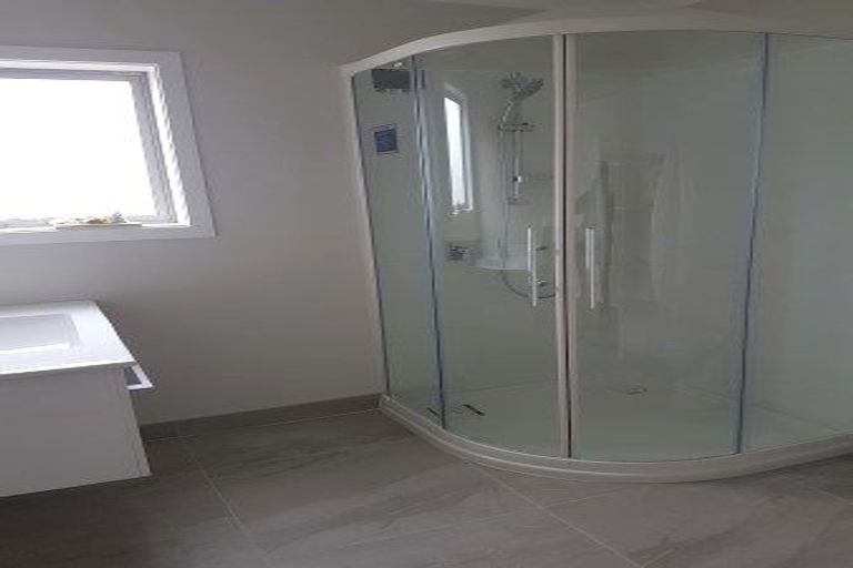 Photo of property in 9a Madeira Close, Whitby, Porirua, 5024