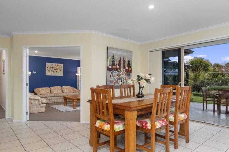 Photo of property in 10 Haden Place, Omokoroa, 3114
