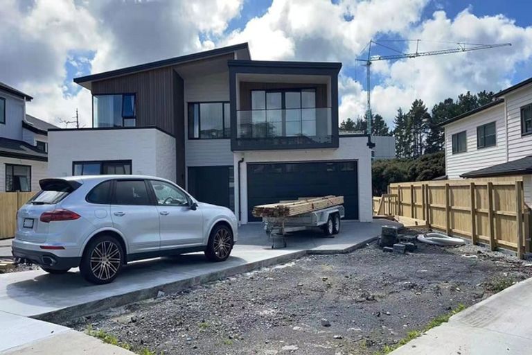 Photo of property in 69 Rathmullen Place, Pinehill, Auckland, 0632