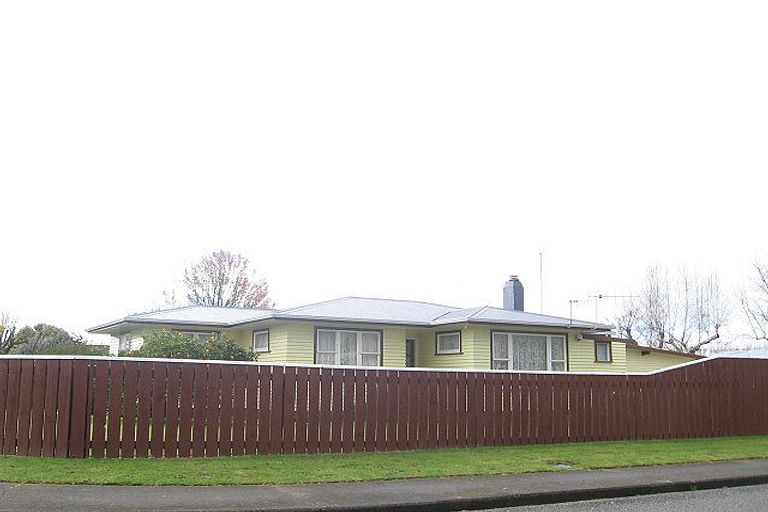 Photo of property in 42 Deal Crescent, Flaxmere, Hastings, 4120