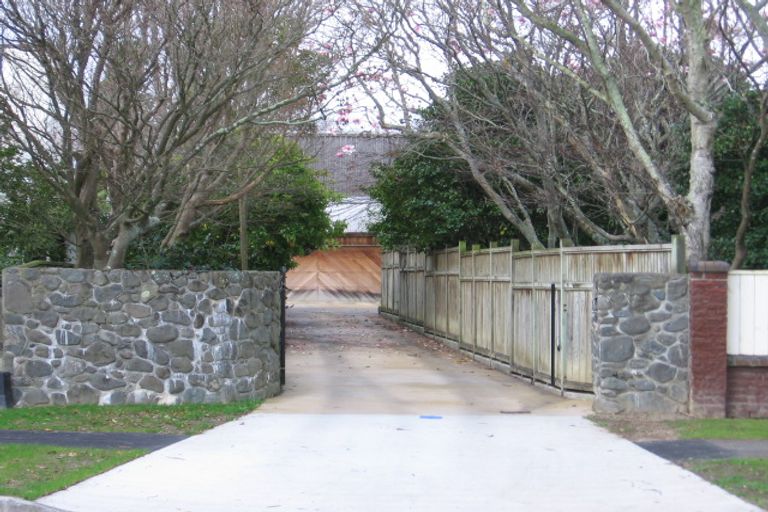 Photo of property in 38 Manapouri Crescent, Hokowhitu, Palmerston North, 4410