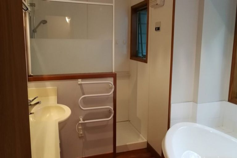 Photo of property in 27a Welland Place, Hillcrest, Auckland, 0627