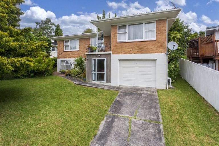 Photo of property in 4 Ayton Drive, Totara Vale, Auckland, 0629