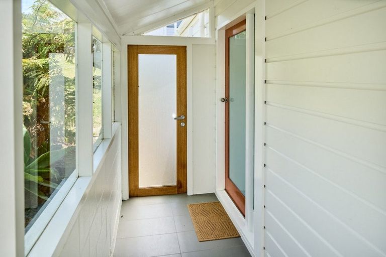 Photo of property in 97 Kahu Road, Paremata, Porirua, 5024