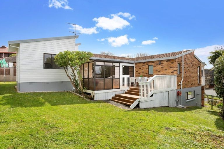 Photo of property in 9 Sturm Avenue, Massey, Auckland, 0614