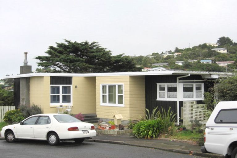 Photo of property in 14 Pritchard Street, Newlands, Wellington, 6037