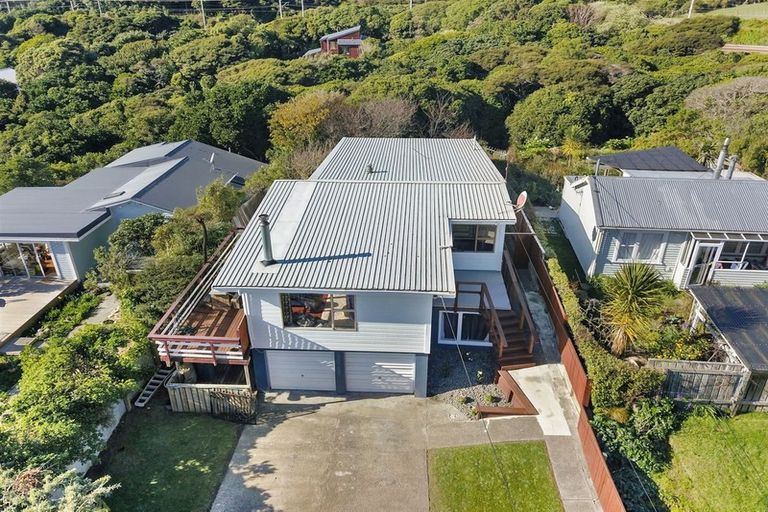 Photo of property in 5 Toenga Road, Pukerua Bay, 5026