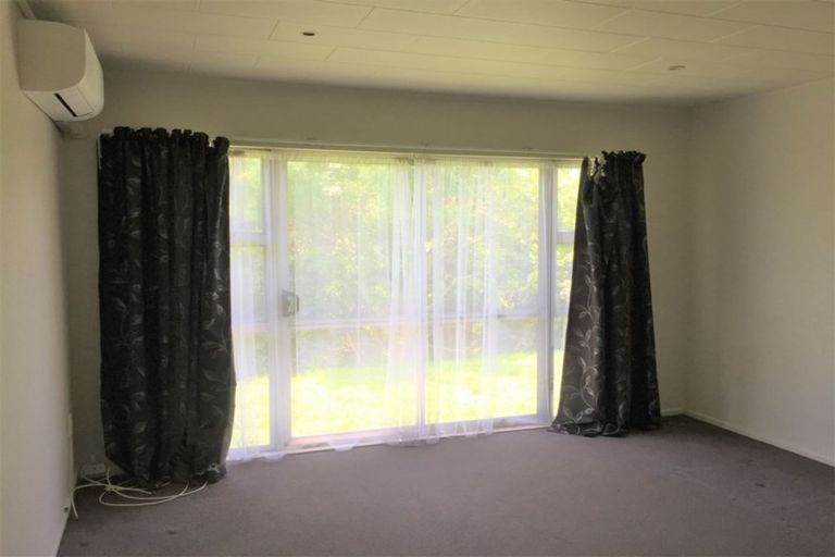 Photo of property in 3/10 Petherick Crescent, Johnsonville, Wellington, 6037