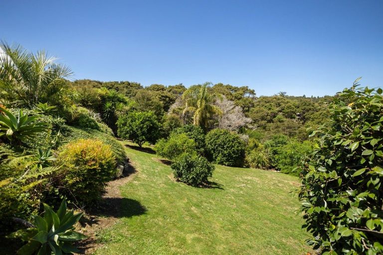 Photo of property in 80 Tarapatiki Drive, Whitianga, 3510