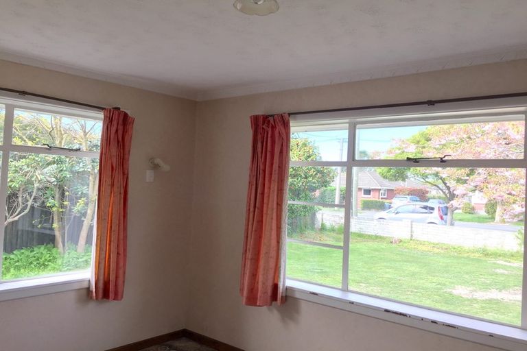 Photo of property in 71 Cutts Road, Russley, Christchurch, 8042