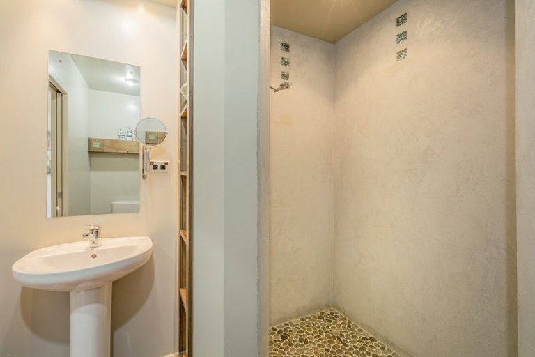 Photo of property in 24 Pye Place, Hot Water Beach, Whitianga, 3591