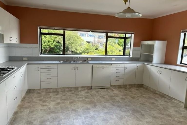 Photo of property in 40 Leeward Drive, Whitby, Porirua, 5024