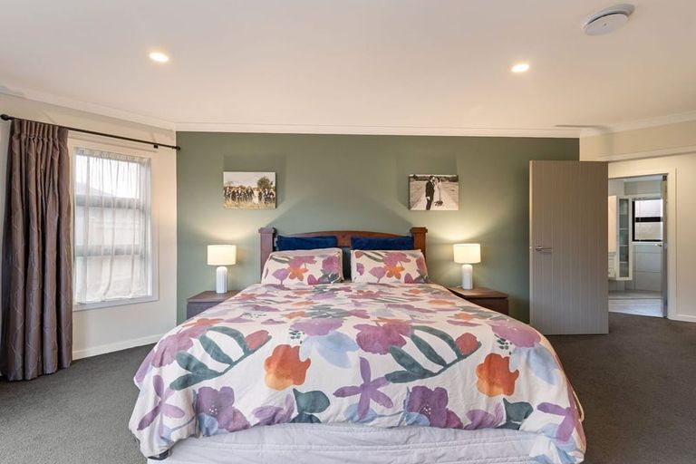 Photo of property in 6 Trump Place, Kelvin Grove, Palmerston North, 4414
