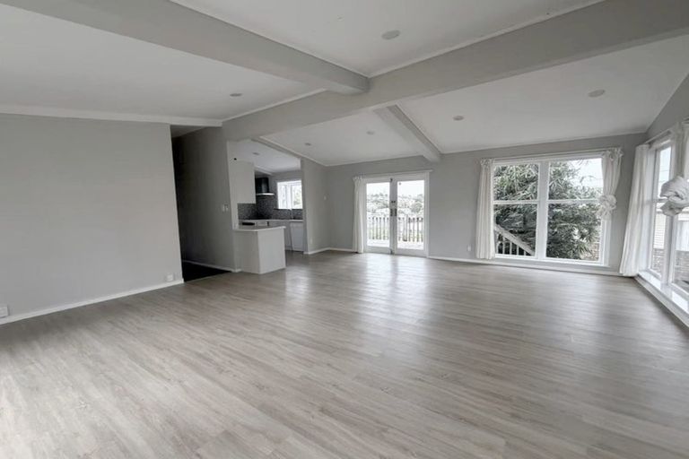 Photo of property in 16 Helena Street, Massey, Auckland, 0614
