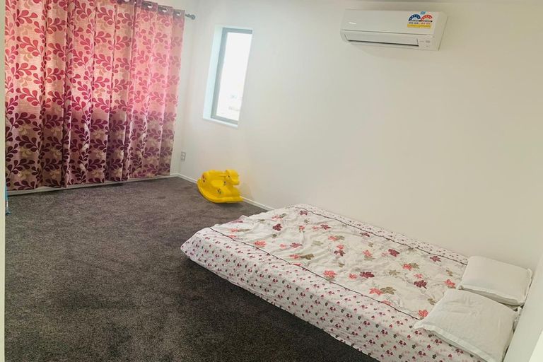 Photo of property in 5 Pinehurst Place, Wattle Downs, Auckland, 2103