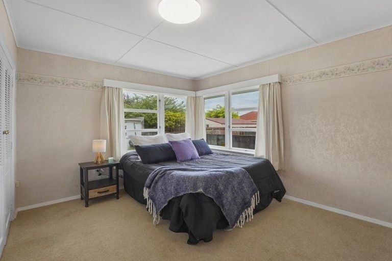 Photo of property in 21 Hall Grove, Ebdentown, Upper Hutt, 5018