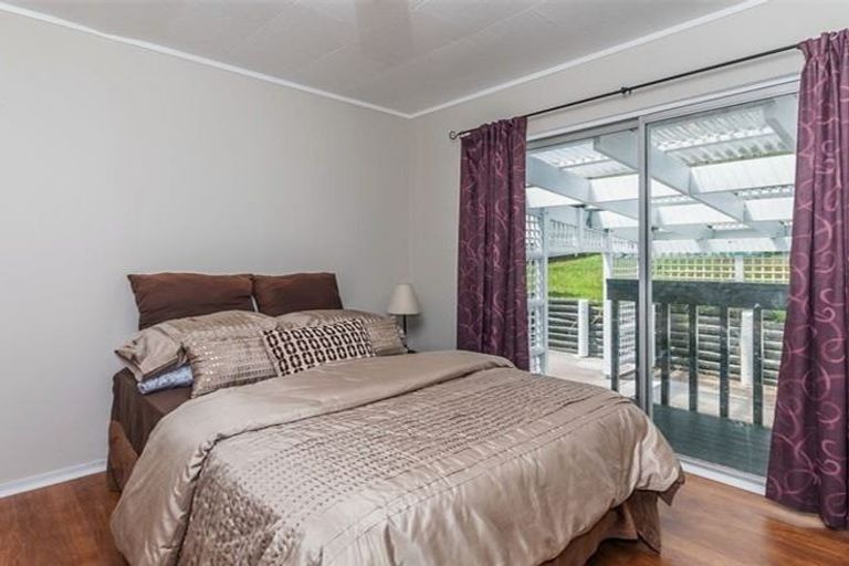 Photo of property in 95 Spinella Drive, Bayview, Auckland, 0629