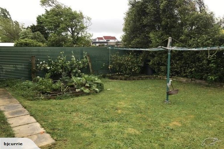 Photo of property in 8 Belfast Place, Roslyn, Palmerston North, 4414
