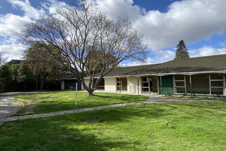 Photo of property in 8 Brackendale Place, Burnside, Christchurch, 8041