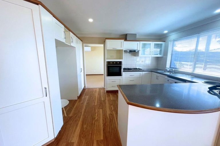 Photo of property in 12 Lansell Drive, East Tamaki Heights, Auckland, 2016