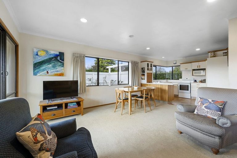 Photo of property in 3 Kura Street, Brooklands, New Plymouth, 4310