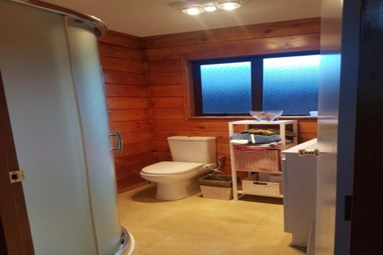 Photo of property in 6 Gardone Terrace, Conifer Grove, Takanini, 2112