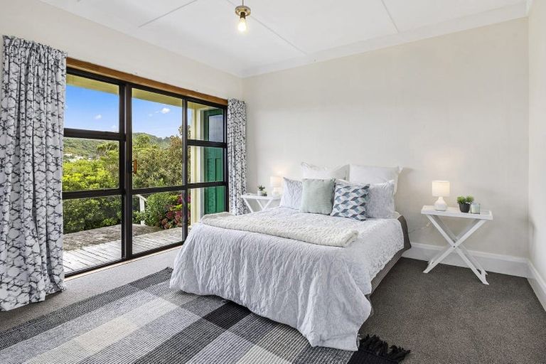 Photo of property in 123 Melbourne Road, Island Bay, Wellington, 6023