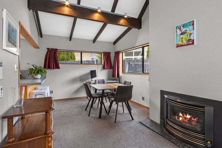 Photo of property in 1/43a Main Road, Redcliffs, Christchurch, 8081